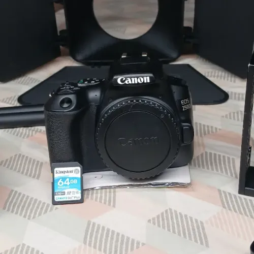 Canon SL3 / 250D + Lente 18-55mm Cartão e Carregador