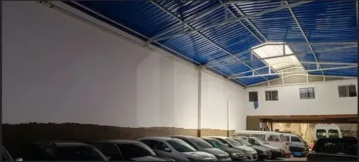 Galpão Comercial 650m² à venda com pé direito 7m²