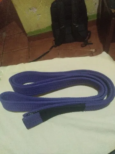 Faixa roxa semi nova