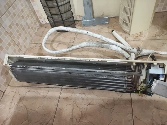 Ar condicionado split de 7500 btu e 200 VT mais vai com o transformador para 110vt
