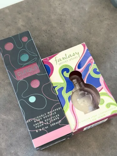 Embalagens de Perfume e Creme Britney Spears