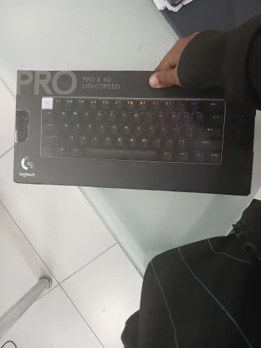 Teclado mecânico logitech