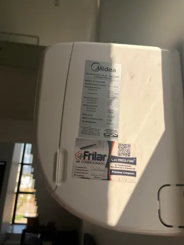 ? AR-CONDICIONADO SPLIT INVERTER 18.000 BTUs MIDEA