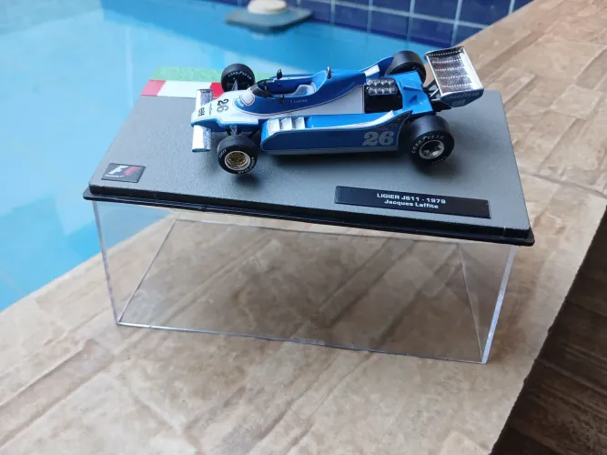 Miniatura colecionada escala 1:43