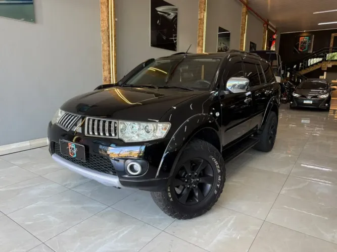 Mitsubishi Pajero 3.2 4X4 T.i. Dies. 5P AUT 2013
