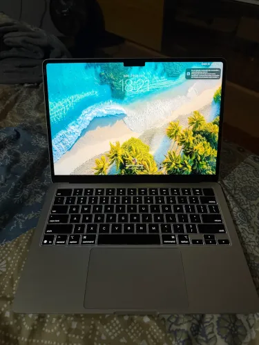 Vendo MacBook Air M4 256gb 16gbram. Está na garantia