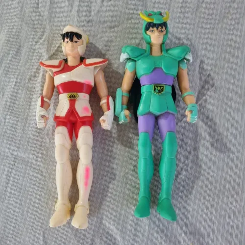Bonecos Cavaleiros do Zodíaco Seiya de Pégaso e Shiryu de Dragão