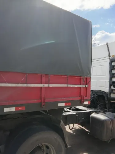 Carreta Ls randon 96 (sem os pneus) aceito troca em automóvel do meu interesse.