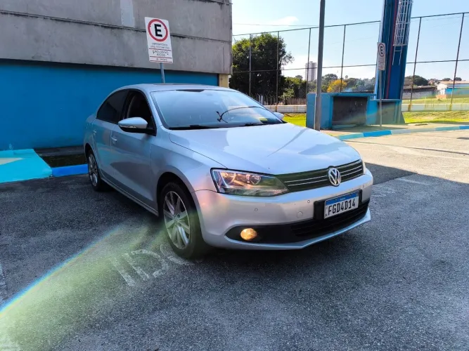 Volkswagen Jetta Comfortline 2.0 T.flex 8V 4P Mec. 2014
