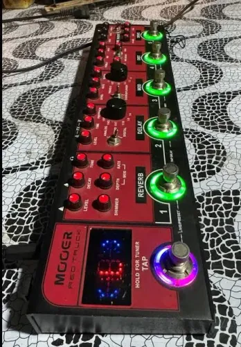 Pedaleira Analogica Red Truck Mooer