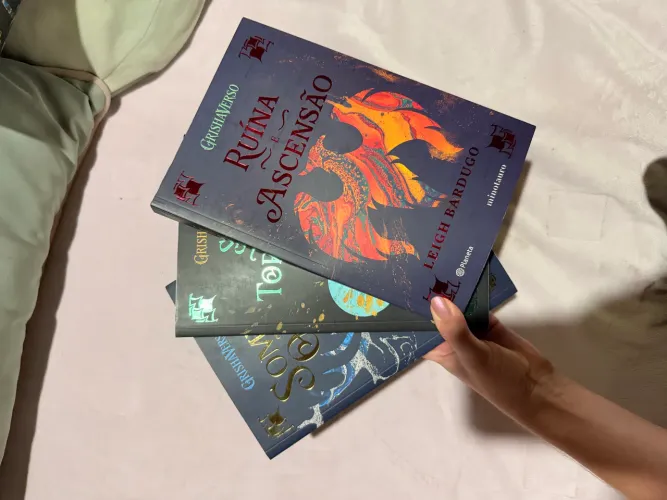 Trilogia sombra e ossos 