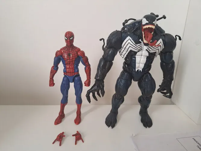 Marvel Legends Homem-aranha e Venom