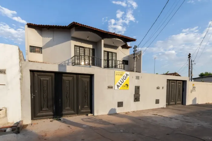 Sobrado 3 Quartos, 1 Suíte, 260m², Setor Jardim da Luz.