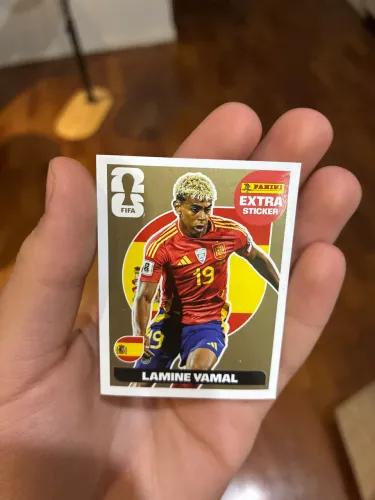Figurinha legend gold lamine yamal 2026
