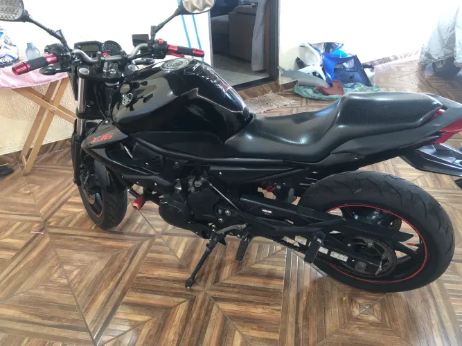 Yamaha XJ6 N 600cc - Conservada + Acessórios