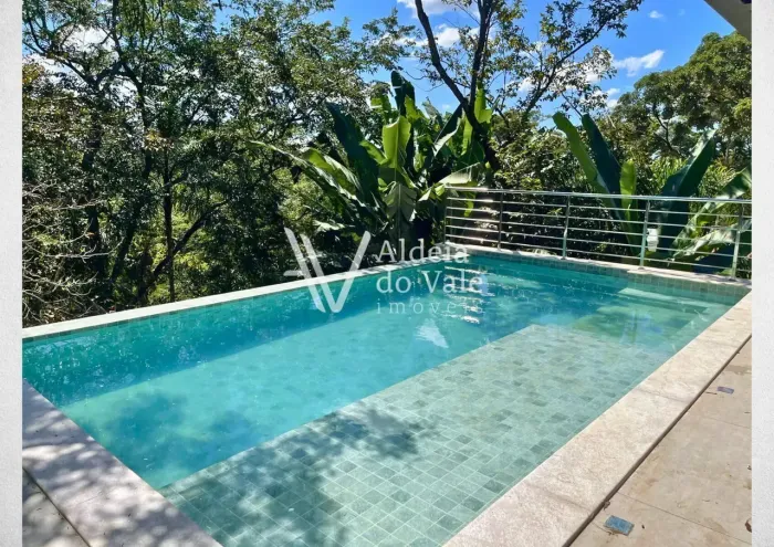 Mansão 900m² no Aldeia do Vale | 4 Suítes | Piscina Borda Infinita | Lote 2.525m²