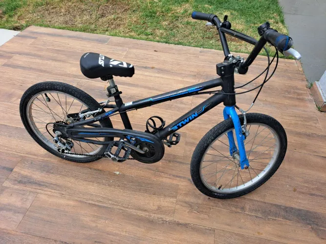Bicicleta B-Twin aro 20