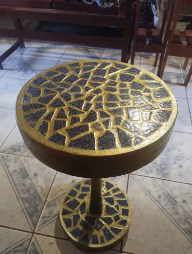 bancos e suportes para plantas e decoraçao