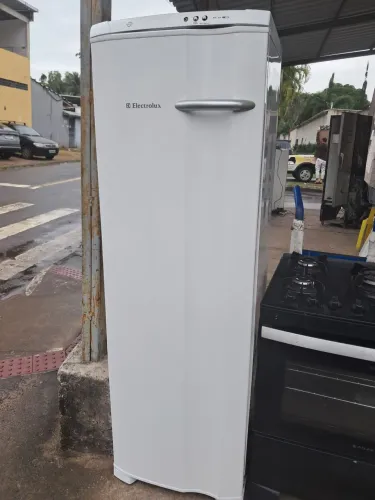 Freezer Eletrolux, vertical, 06 prateleiras, sem gavetas, 260 litros, usado | loja,garatia