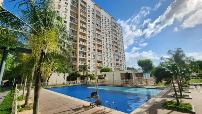 Pleno ao lado do São Luís Shopping em condominío Clube