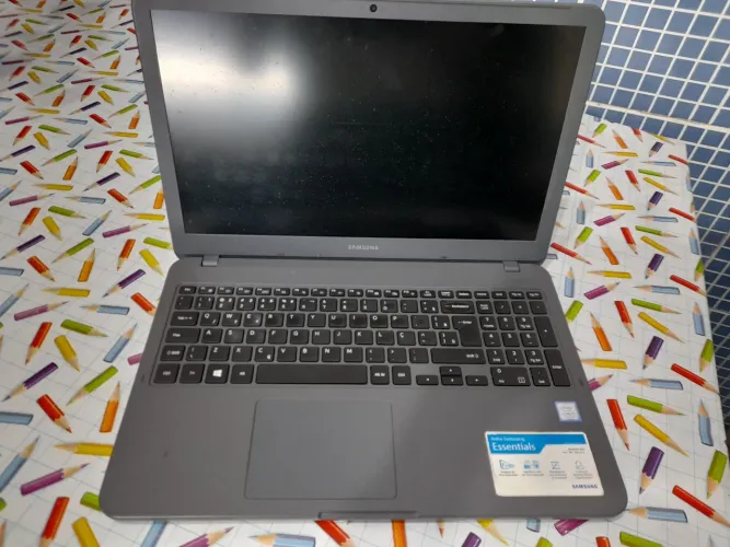 Vendo um Notebook da Samsung