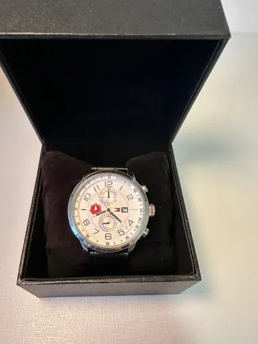 Relógio Tommy Hilfiger Original - Cronógrafo - R$ 350