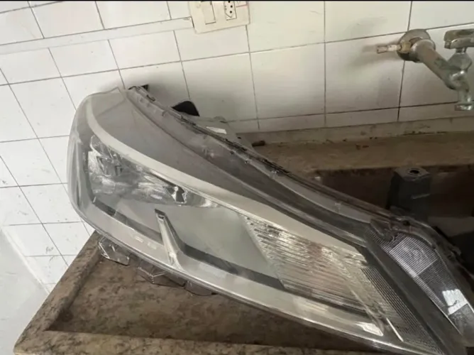 Par de faróis Nissan Kicks 2022 a 2025 original sem detalhes