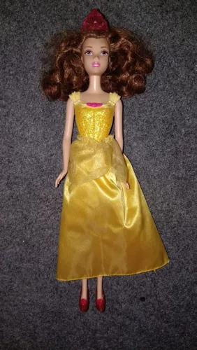 Boneca Bella de A Bela e a Fera Disney Princesas