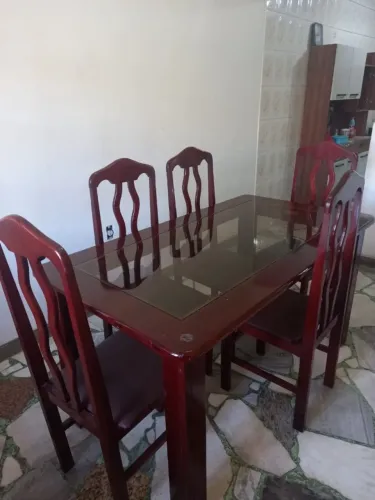 Mesa de jantar em Bom estado