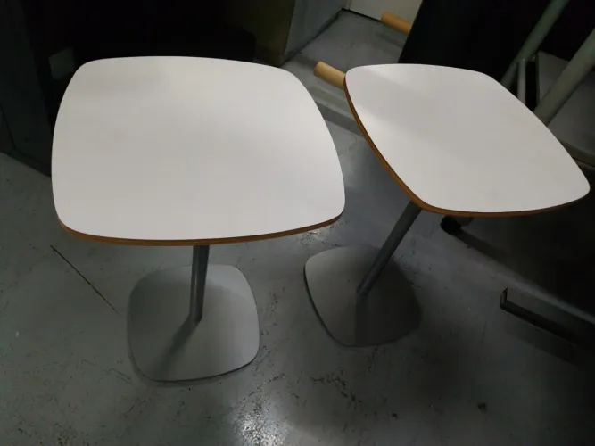 Mesa De Centro Branca Com Belo Designer - Para Escritório