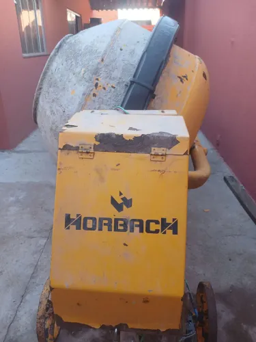 Betoneira robusta, horbakc usada, excelente estado de conservação.