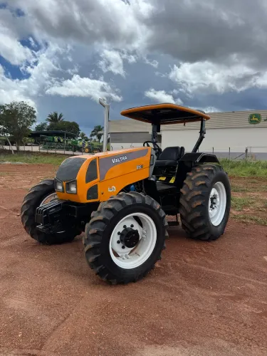 Trator Valtra A750 2013