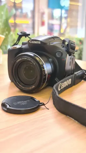 Câmera fotográfica Canon