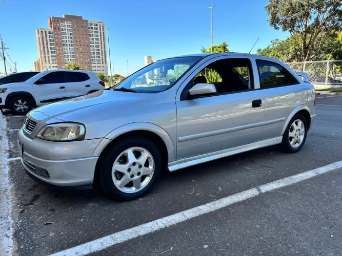 Chevrolet Astra 2.0/ CD/ GLS 2.0 MPFI 16V 3P 2000