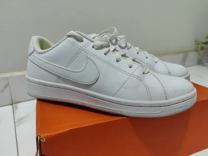 Tênis Nike Feminino court Royale 2 NN número 36