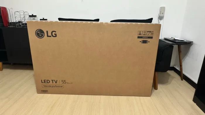Smart TV LG 55 LED 4K UHD controle smart magic - 55AU801C0SA