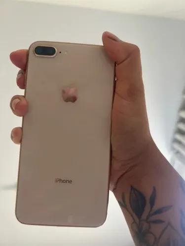 iPhone 8 Plus