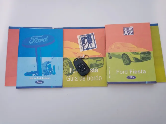 Kit completo de manuais para seu Ford fiesta incluindo o Guia de Bordo, lista de Distridor