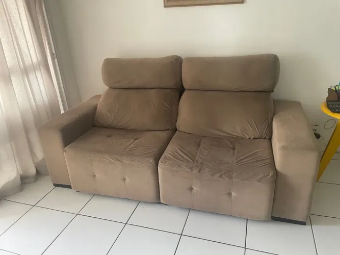 Sofá retrátil seminovo 
