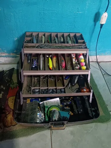 Material de pesca e camping 