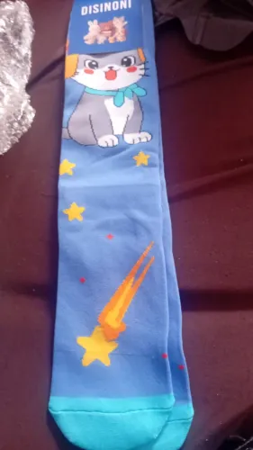 Vende se meia maluca.