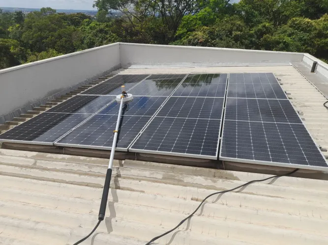 Limpeza de placas solares 