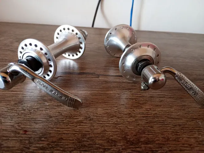 Cubos dianteiro vintage speed