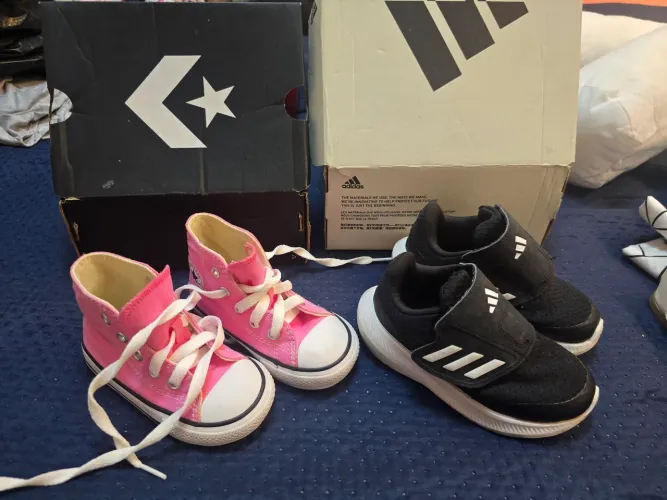 Tenis All star infantil Rosa + Tennis Addidas