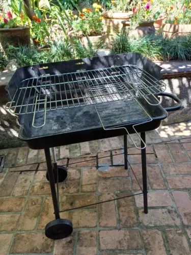 Churrasqueira Móvel a Carvão 83x74cm Garden Importado