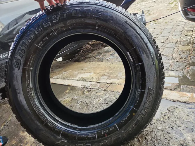 PNEU BRIDGESTONE 215 65 16 
