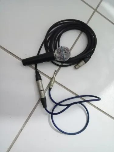 Microfone e cabeamento