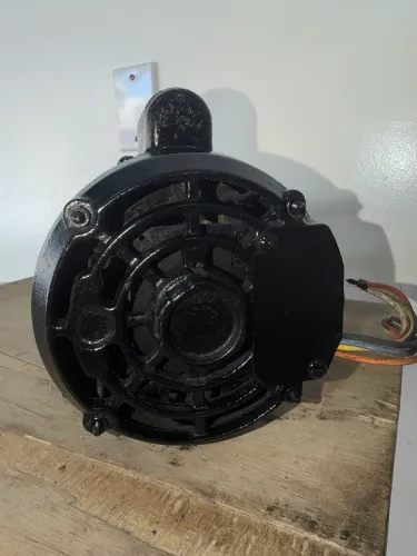 Motor elétrico WEG 1.5 cv monofásico