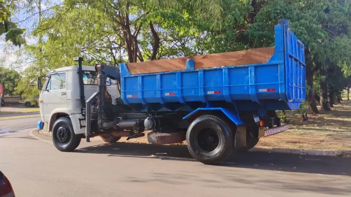 Vendo caminhao caçamba