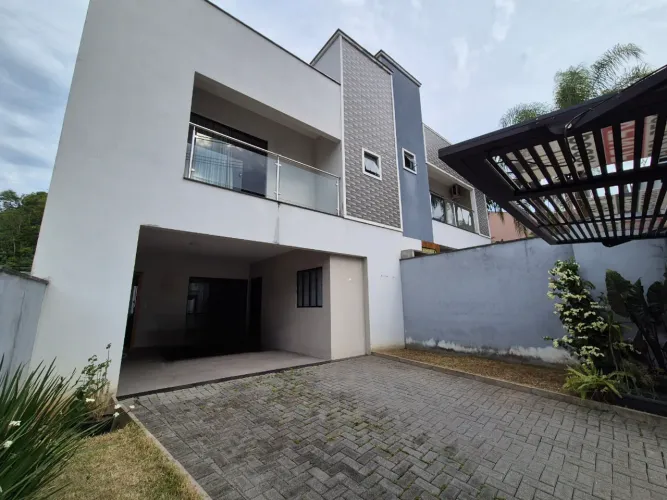 Sobrado para venda em Chico de Paulo com 3 quartos, sendo 1 suíte, 166m²
